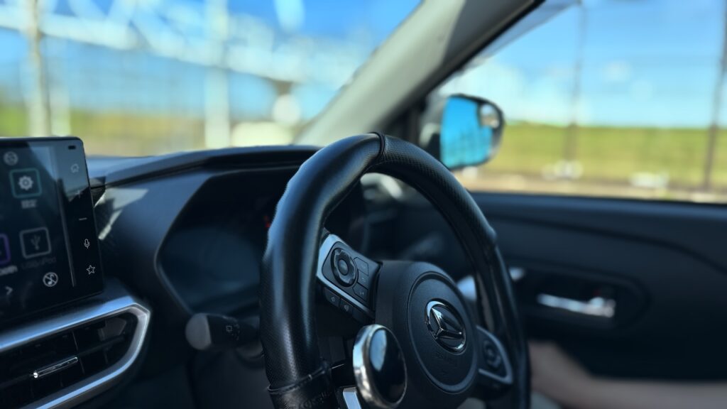 市川市 の ペーパードライバー講習 助手席から見た運転席の写真
